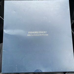 Fishers Finery NWT Mulberry Silk Pillowcase